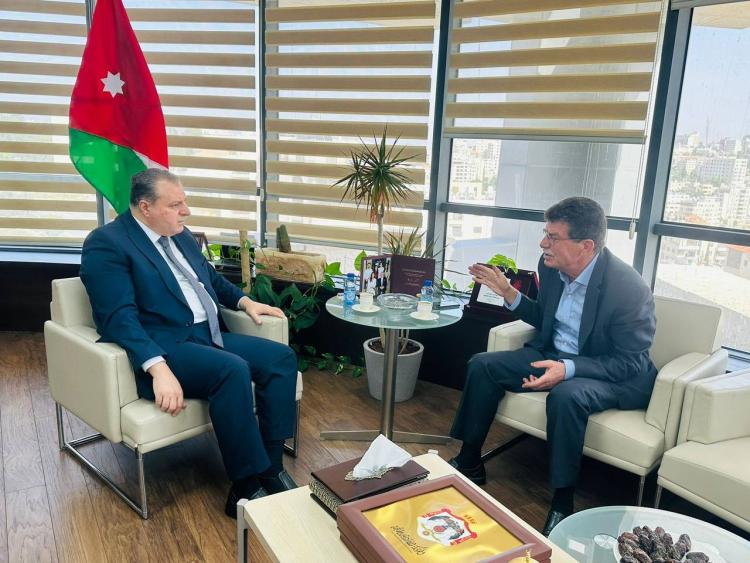 قدورة فارس يلتقي مع سفيري الأردن ومصر