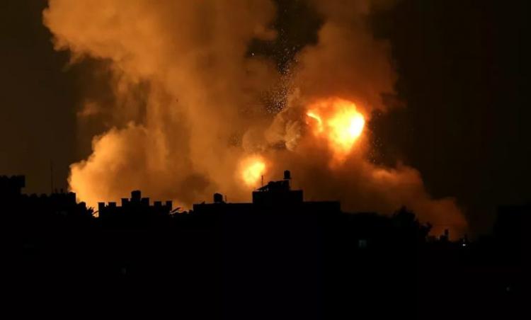 ليلة ساخنة بالدم والدموع في ربوع غزة