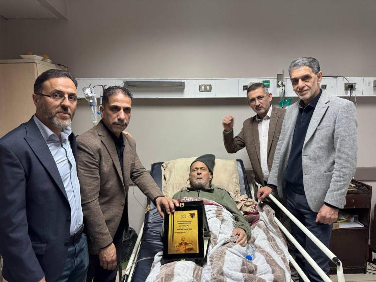 وفد من حركة حماس يزور الأسرى المحررين في مستشفى فلسطين بالقاهرة